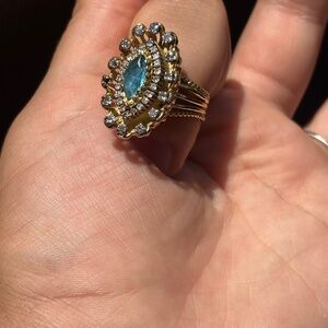 Vintage 18K Gold Aquamarine Diamond Ring